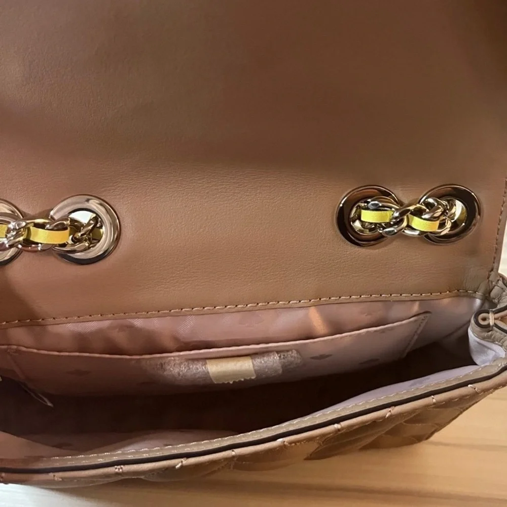 🛍️NWOT Kate Spade White and Tan Quilted Shoulder Bag